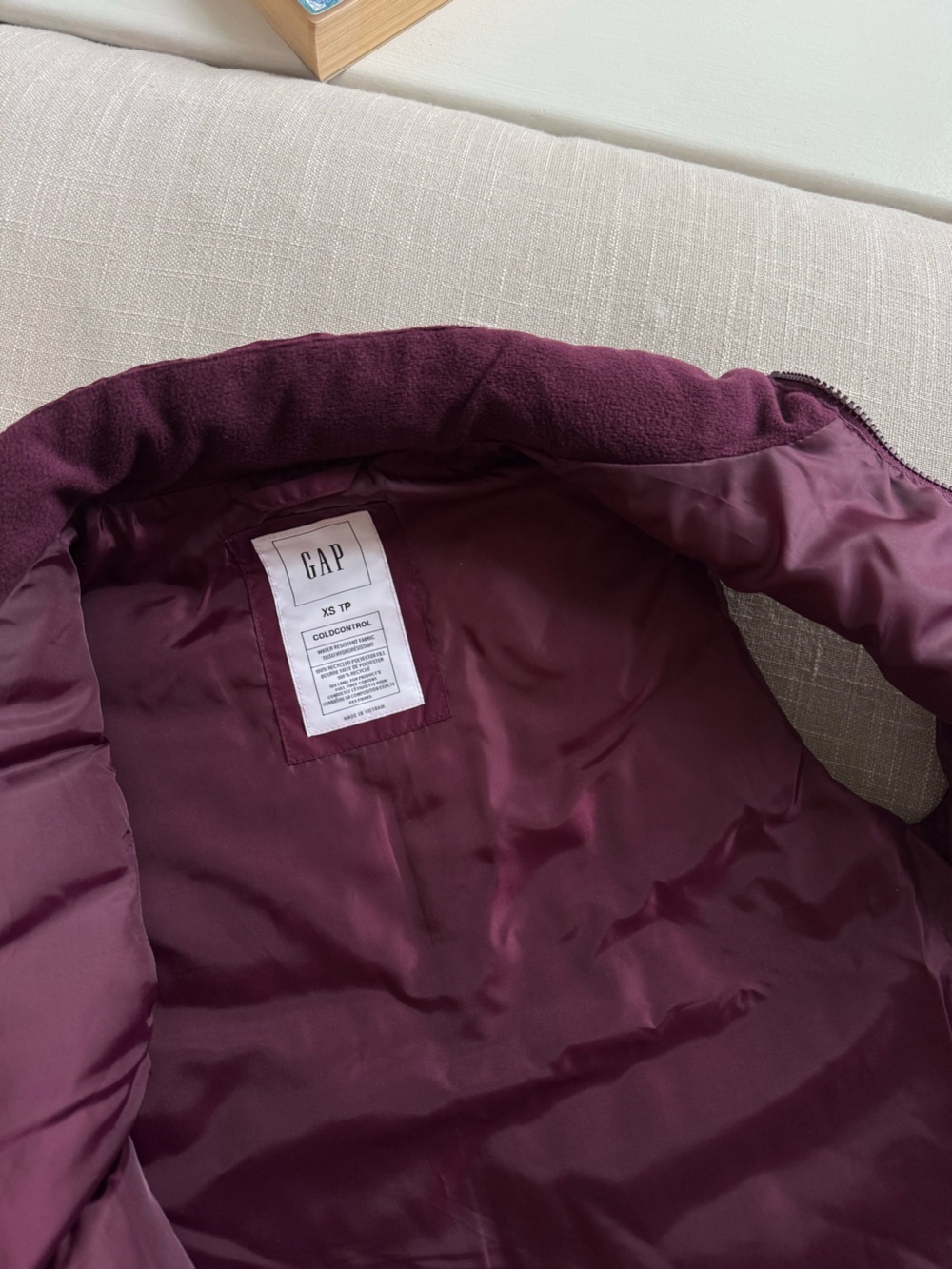 Gap Puffer Vest - Picture 2 of 3